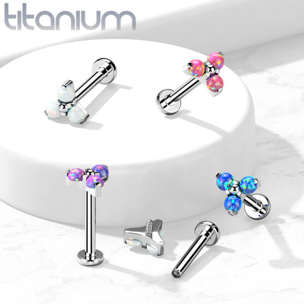 Titanium intern geschroefde labret piercing met 3 opaal balletjes - Afbeelding 4