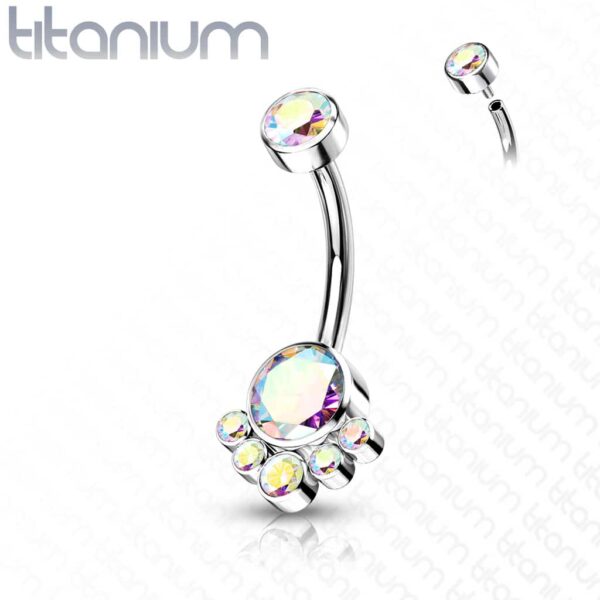 Titanium navelpiercing met tros van CZ stenen intern geschroefd - Afbeelding 6