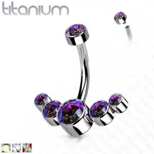Titanium navelpiercing met curve van 5 CZ stenen intern geschroefd