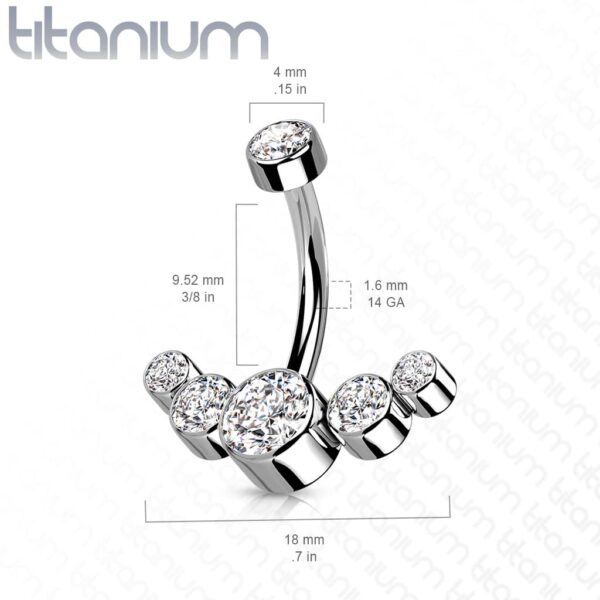 Titanium navelpiercing met curve van 5 CZ stenen intern geschroefd - Afbeelding 2
