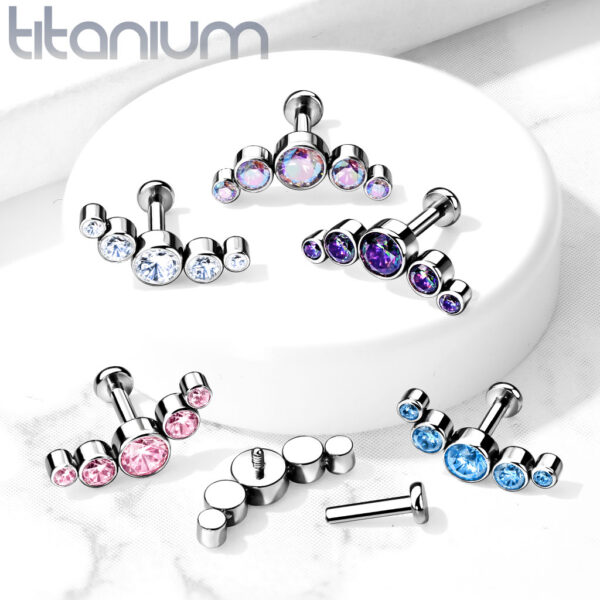 Intern geschroefde labret piercing van titanium met 5 CZ stenen top - Afbeelding 4