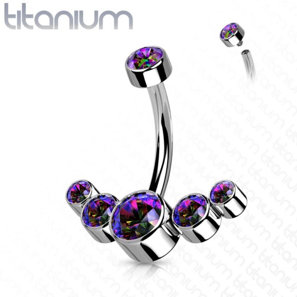 Titanium navelpiercing met curve van 5 CZ stenen intern geschroefd - Afbeelding 8