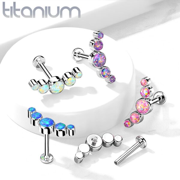 Intern geschroefde labret piercing van titanium met 5 ronde opaal stenen - Afbeelding 3