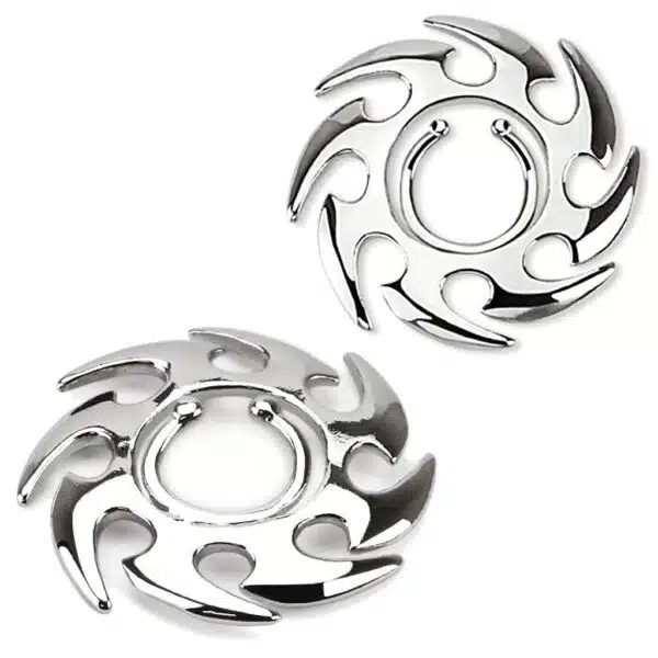 Fake clip-on tepelpiercing met tribal motief zilverkleurig