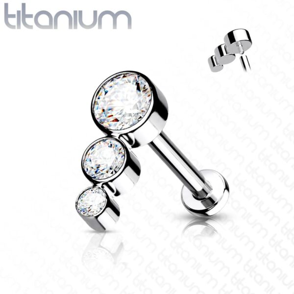 Titanium labret piercing  met 3 aflopende cz steentjes
