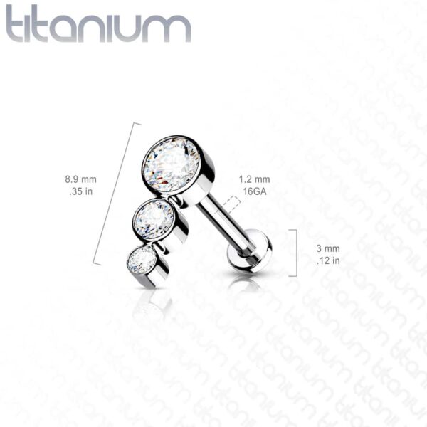 Titanium labret piercing  met 3 aflopende cz steentjes - Afbeelding 2