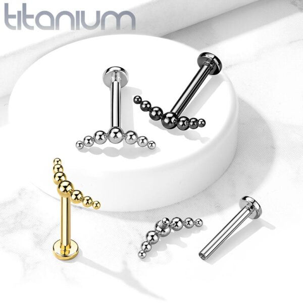 Intern geschroefde labret piercing van titanium met 3 balletjes in boog - Afbeelding 5