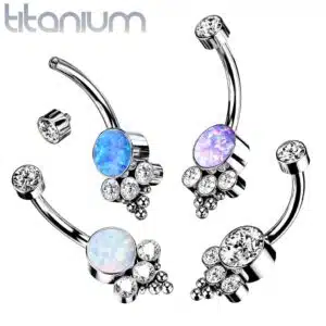 Titanium navelpiercing met opaal/CZ en tros van CZ stenen