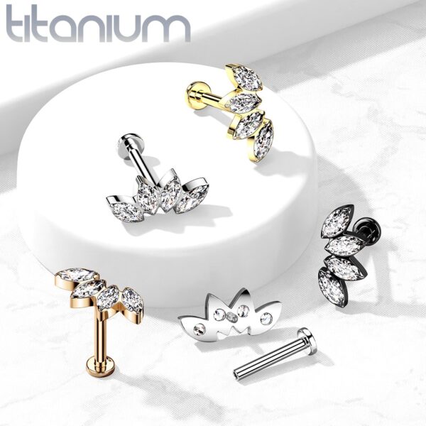 Intern geschroefde labret piercing van titanium CZ steentjes in blad-vorm - Afbeelding 4