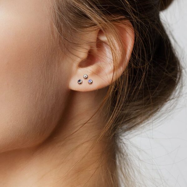 Intern geschroefde labret piercing van titanium met kristal - Afbeelding 3