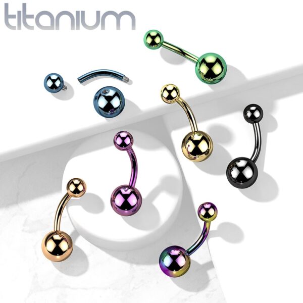 Titanium navelpiercing met intern schroefdraad in verschillende kleuren