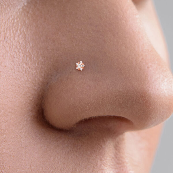 Neus bone piercing met ster prong set - Afbeelding 8