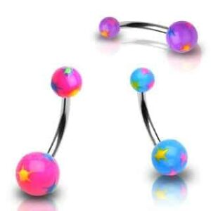 Navelpiercing met gekleurde balletjes met sterretjes